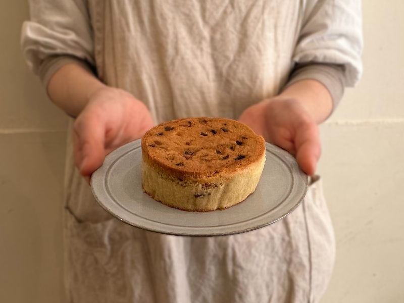 お皿にのったぼうろの写真